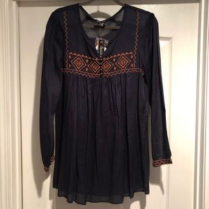 NWT Charlie Paige babydoll style embroidered top!